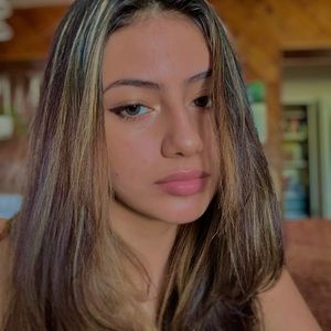 Meet your Posher, Isabella